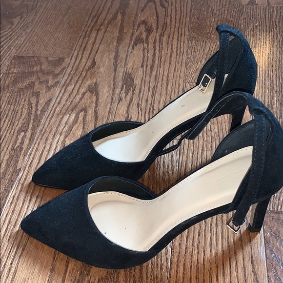 Black heels - Picture 1 of 3